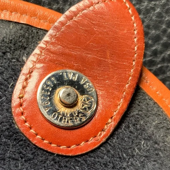 Dooney & Bourke Big Duck Crossbody Purse Black Tan Shoulder Bag - Picture 11 of 12